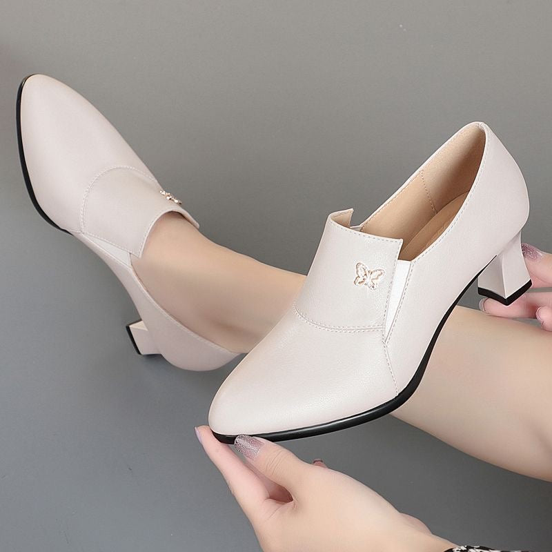 Tacones Altos Cuero Suave Aura Mariposa Serenidad, Elegancia y Confort en Cada Paso