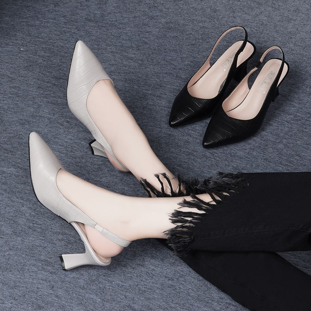 Zapatos de punta puntiaguda