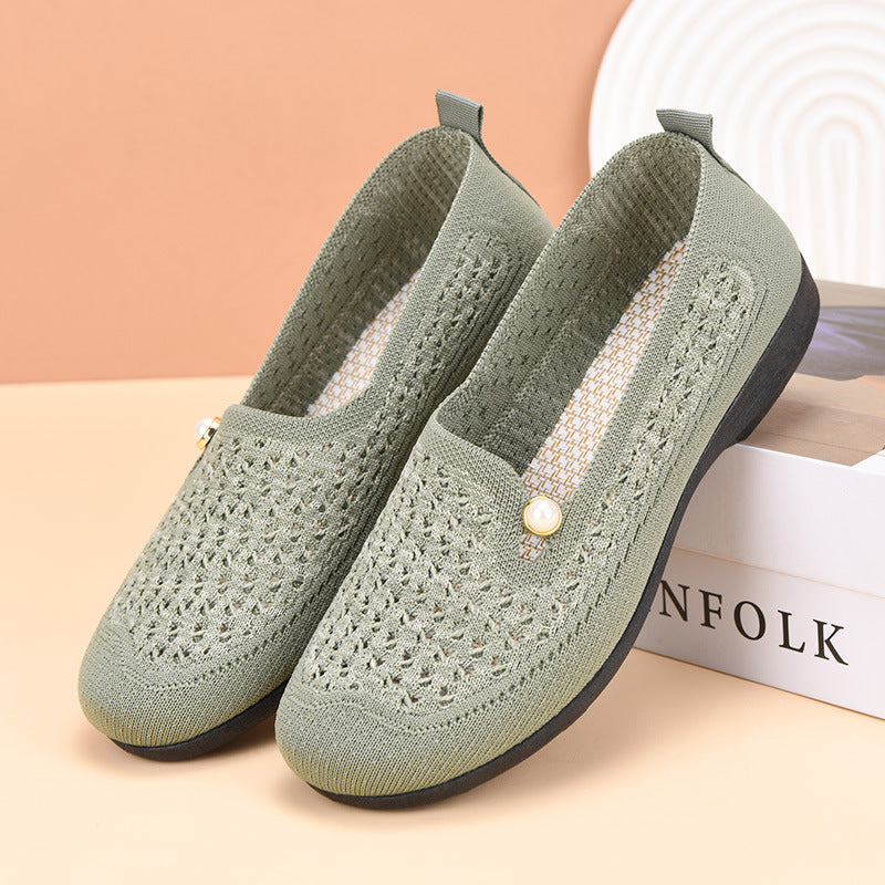 Zapatillas de tenis adornadas con perlas